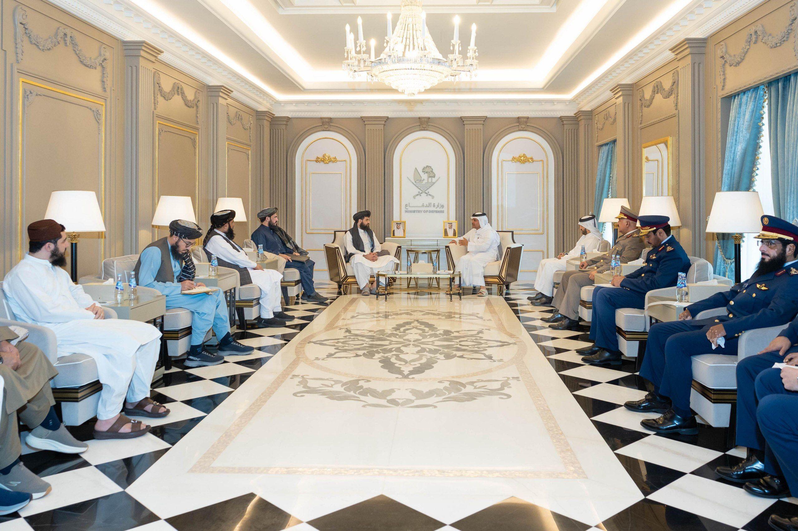 IEA National Defense Minister Meets with Deputy Council Ministers, Qatar's Defense Minister