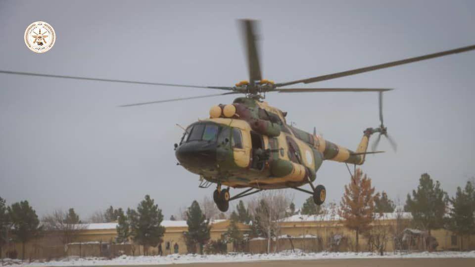 د ٢٠٩ الفتح قول اردو منسوبینو د هوایي ځواک پرمټ په واورو کې بند هیوادوال انتقال کړل