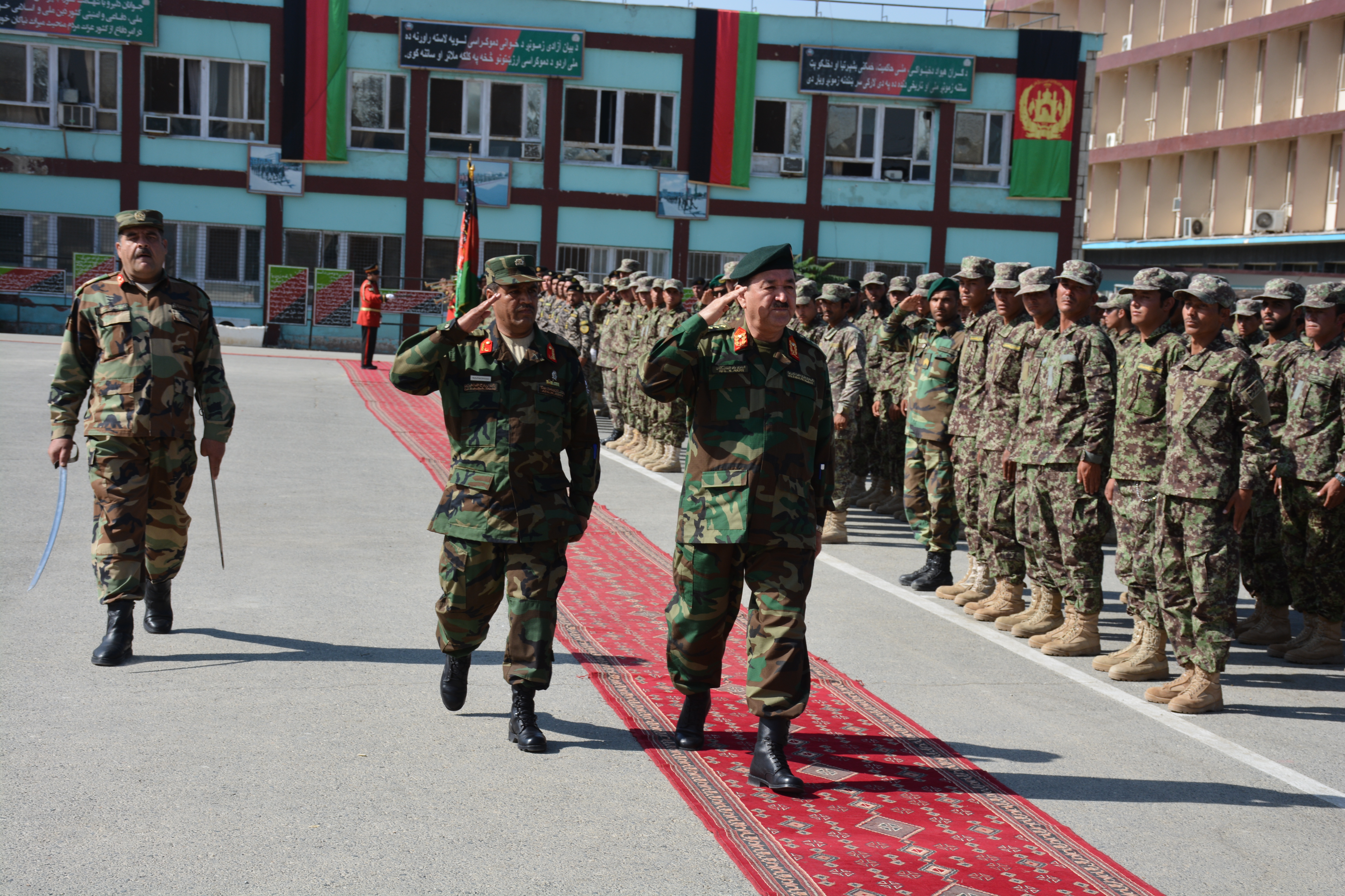 1250 تن سربازان  بعد از ختم تمرینات خاص در مرکز تعلیمی نظامی کابل سند فراغت بدست آوردند!
