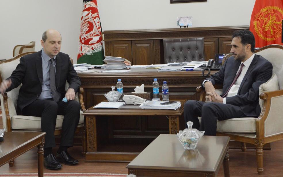 سترجنرال اسدالله خالد سرپرست وزارت دفاع ملی با سفیر فدراتیف روسیه در کابل دیدار کرد