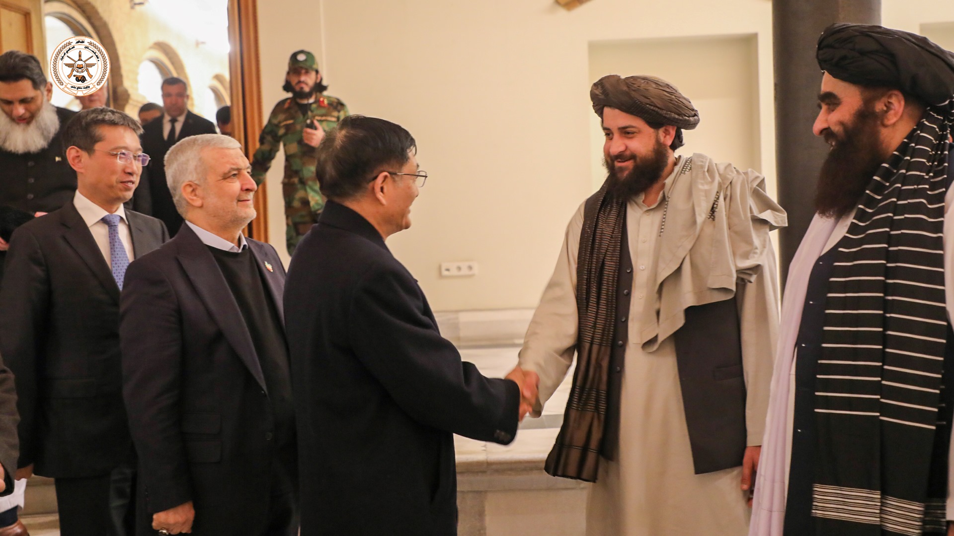 سرپرست وزارت دفاع ملی شب گذشته میزبان برخی نمایندگان  و سفرای کشورها در کابل بود