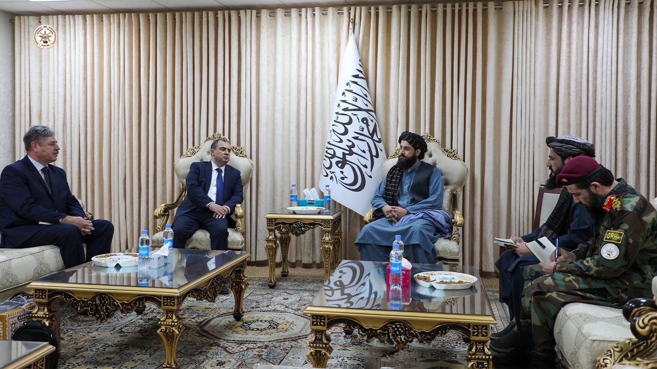دیدار سرپرست وزارت دفاع ملی با سفیر کشور آزربايجان در کابل